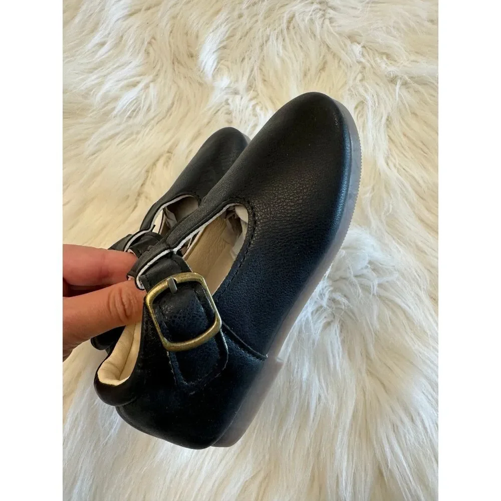 Black‎ Mary Jane shoes